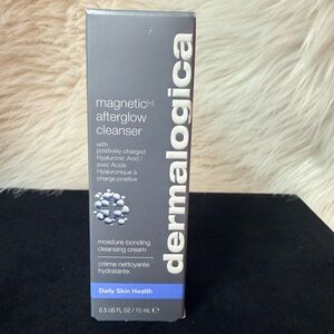 Dermalogica Magnetic Afterglow Cleanser - Silver and Blue